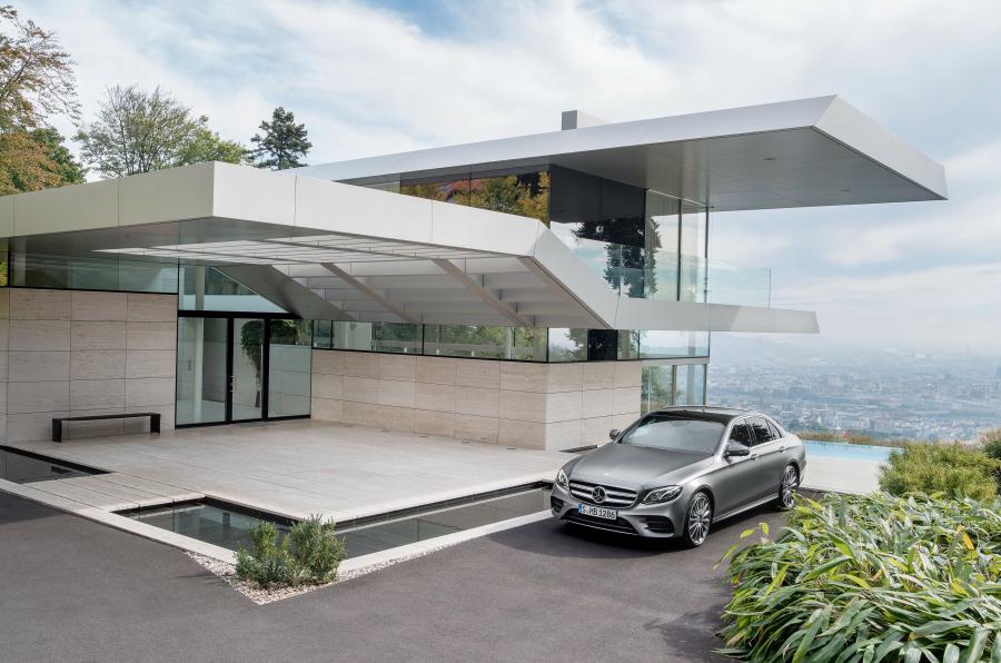  Mercedes-Benz E400 4Matic AMG Line 2016 года  (фото 28 из 29)